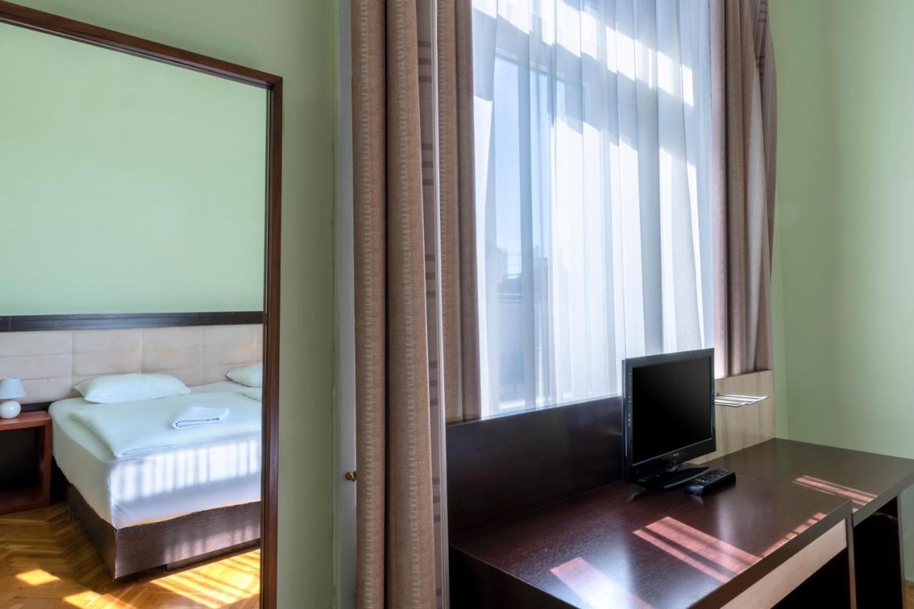 Baross City Hotel - Budapest Ngoại thất bức ảnh