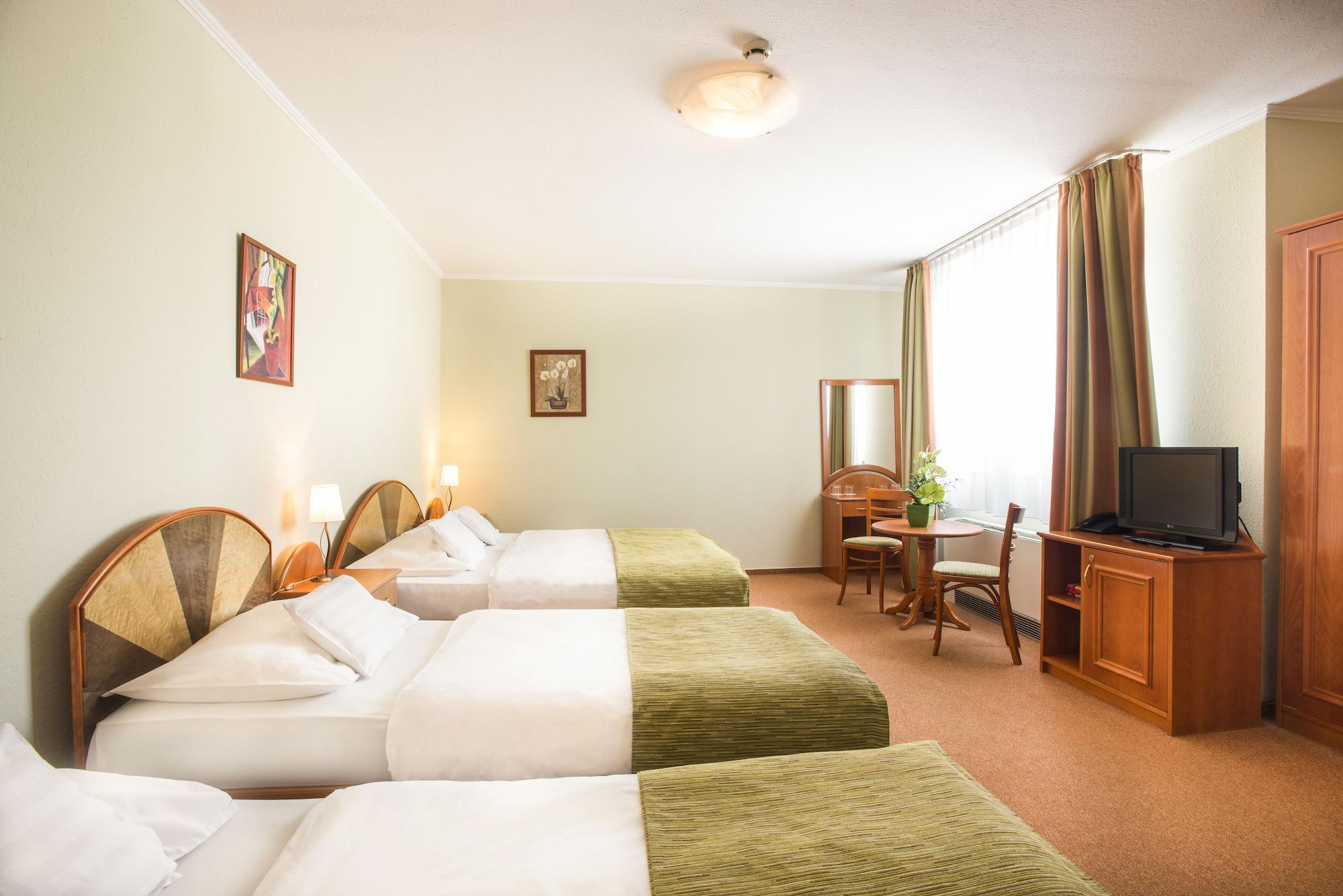 Baross City Hotel - Budapest Ngoại thất bức ảnh